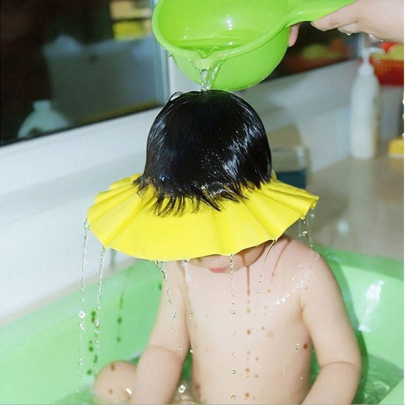 Visière chapeau pour douche bébé I ShampooCap™ - Universbabylove